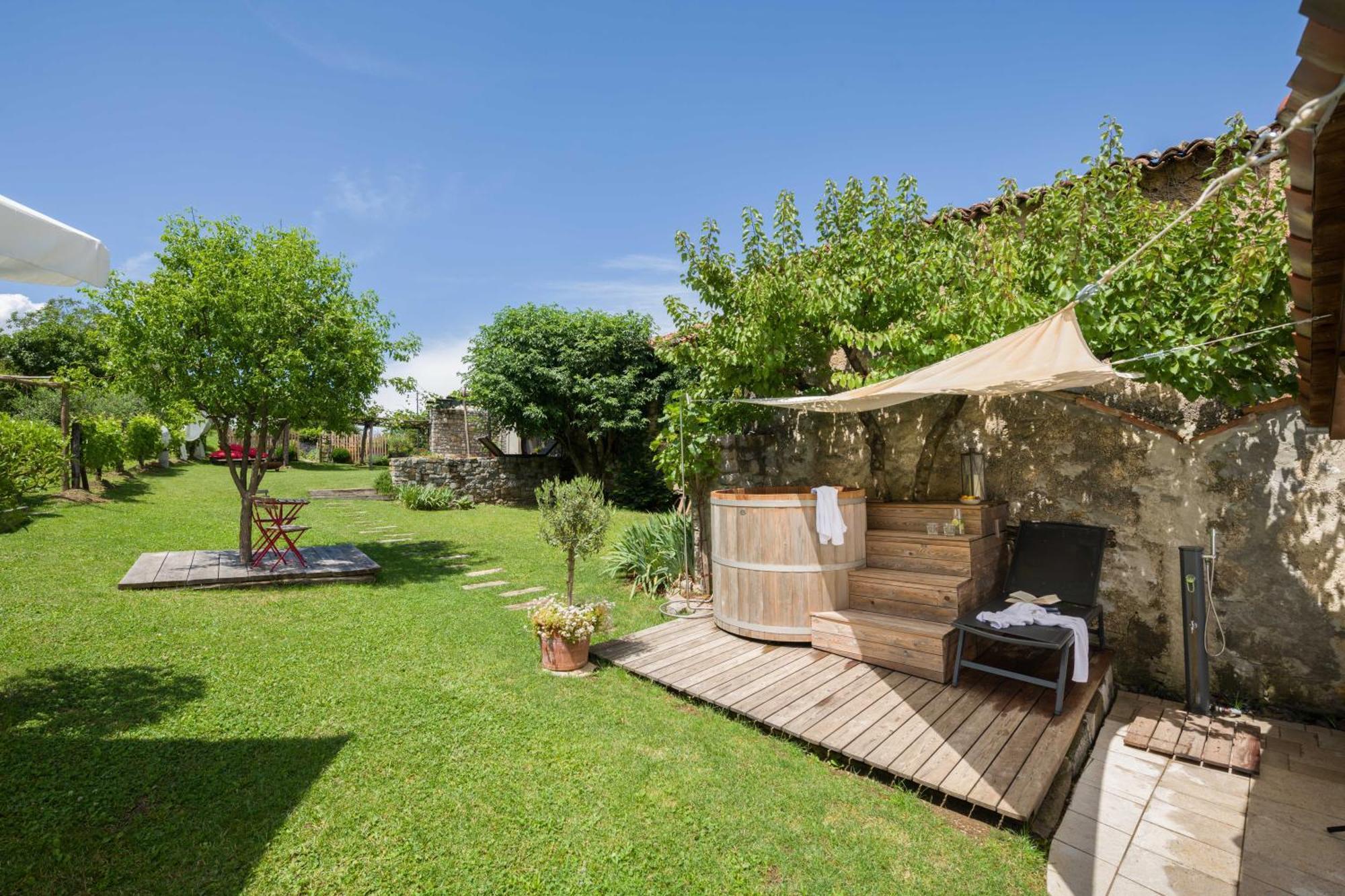 Villa Artes With Free Hot Tub & Sauna Branik Luaran gambar