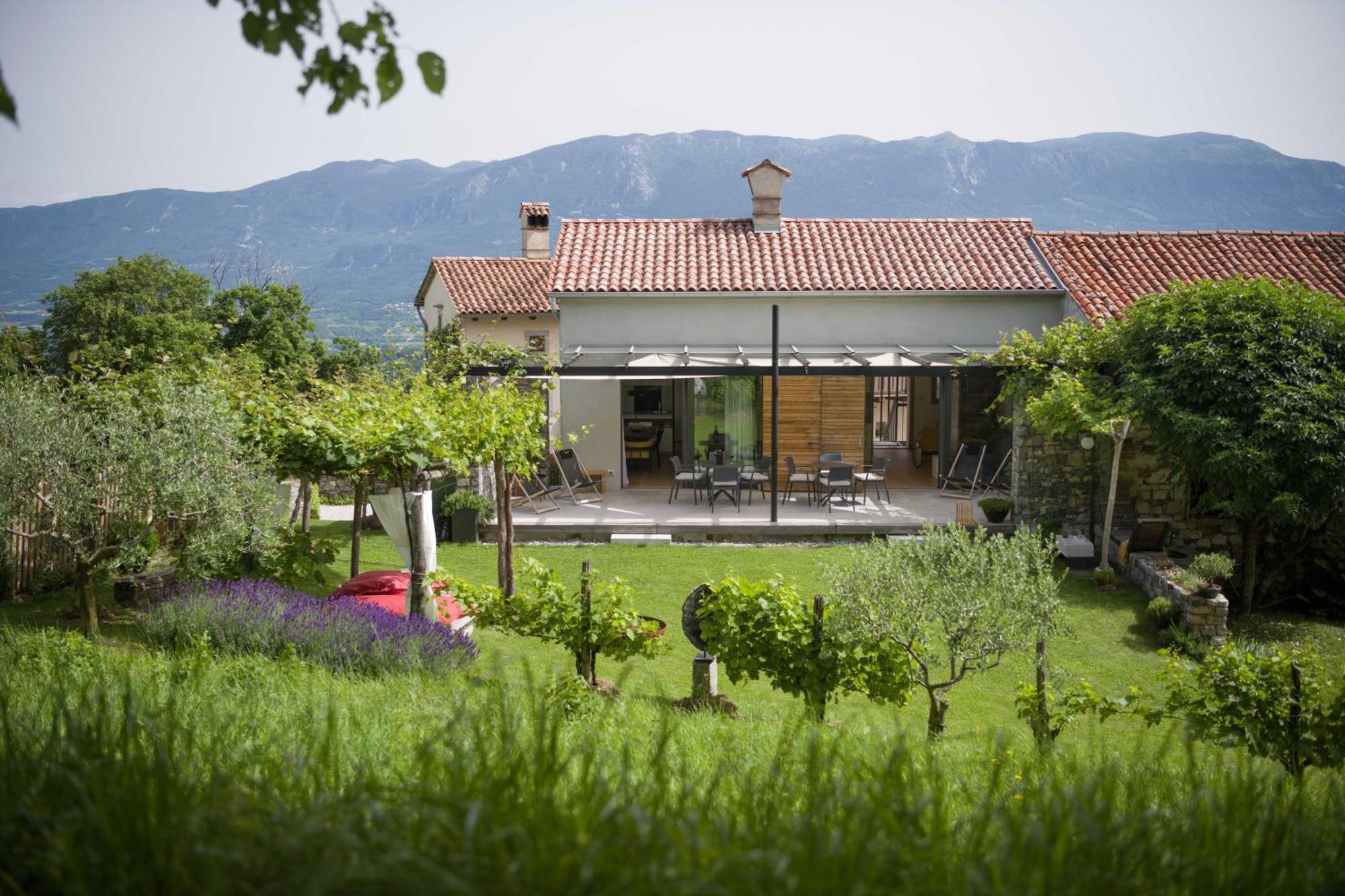 Villa Artes With Free Hot Tub & Sauna Branik Luaran gambar